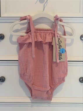 NWT Sofia Mila Baby Girl Lightweight Bubble Romper Size 3-6 Months